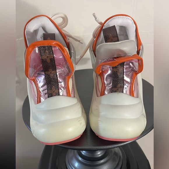 Louis Vuitton Archlight - Picture 6 of 14